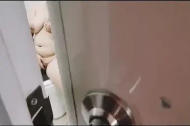 Brondong Ngintip Tante Rhini Malah Diajak Ngentot Liar